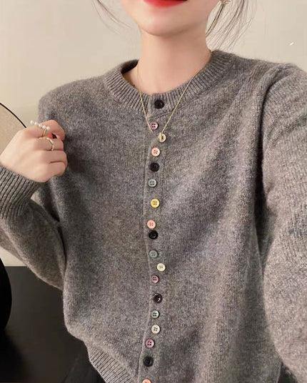 Vana | Timeless Buttoned Cardigan