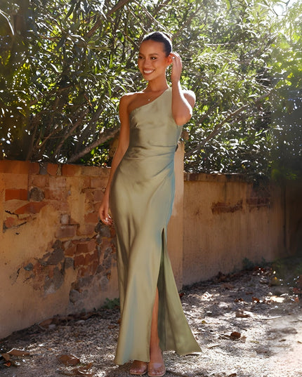Koru | Elegant Dress with Open Shoulder