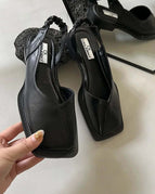 Black / 4