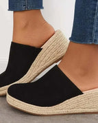 Black / 4
