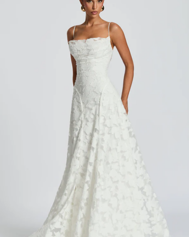 Clara Vigneau | Elegant Lace Maxi Dress