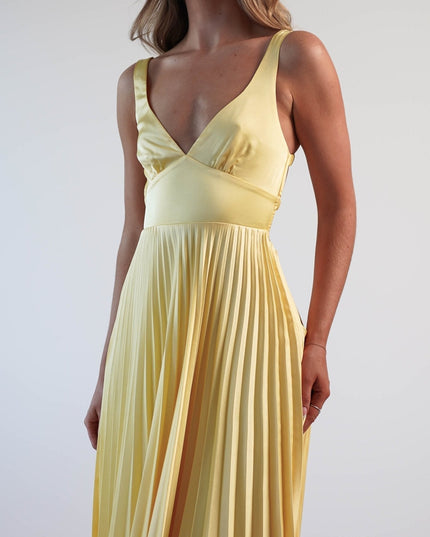 Cleo Bellamy | Elegant Pleated Midi Dress with Open Back