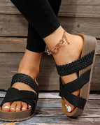 Black (Almost sold out) / 4